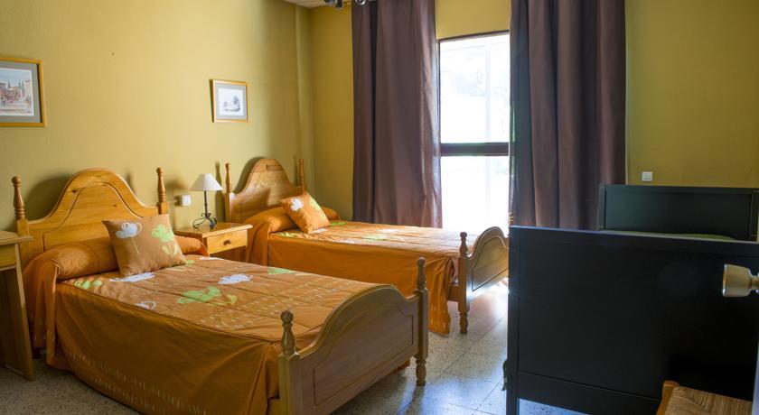 La Casona Del Pinar Albergue ซาน ราฟาเอล ห้อง รูปภาพ