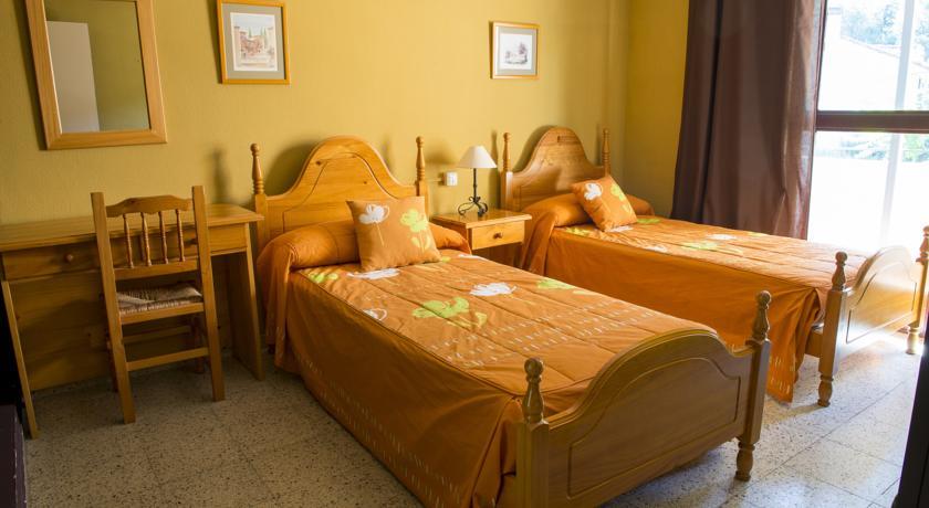 La Casona Del Pinar Albergue ซาน ราฟาเอล ห้อง รูปภาพ