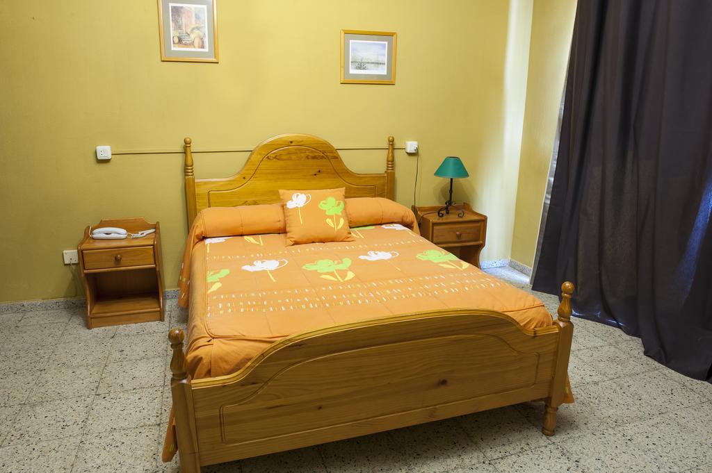 La Casona Del Pinar Albergue ซาน ราฟาเอล ห้อง รูปภาพ