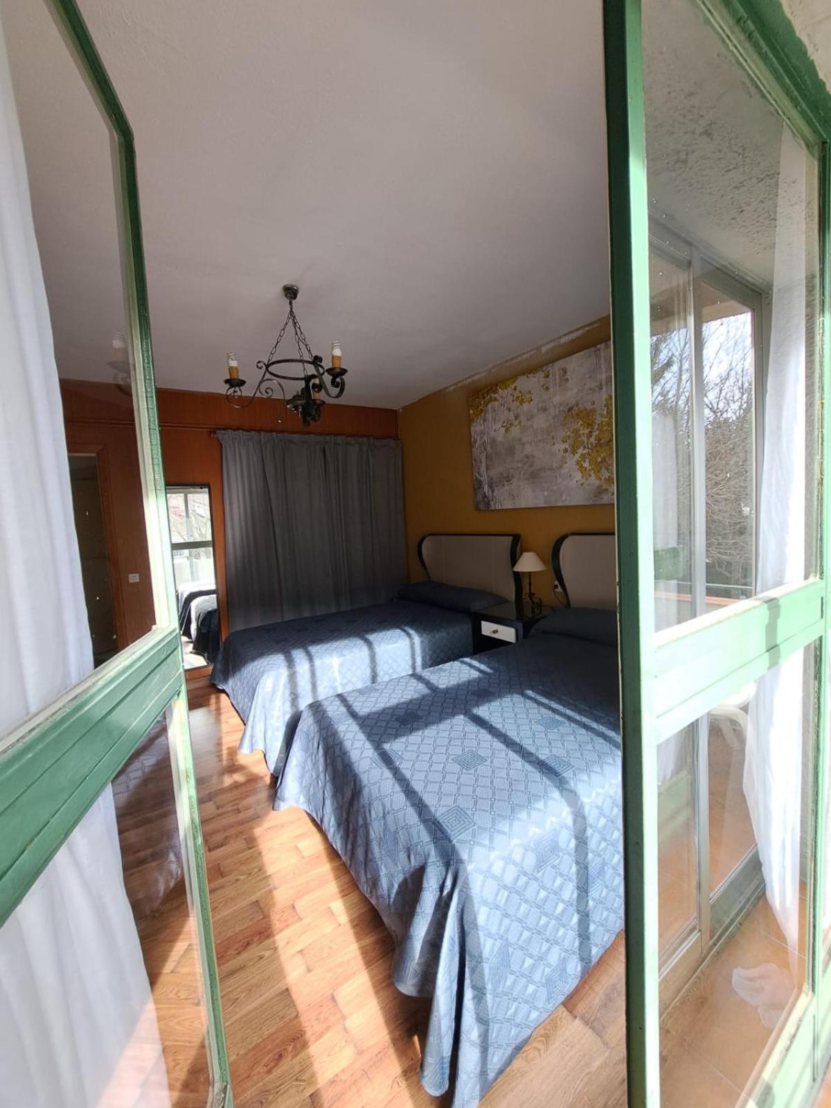 La Casona Del Pinar Albergue ซาน ราฟาเอล ภายนอก รูปภาพ
