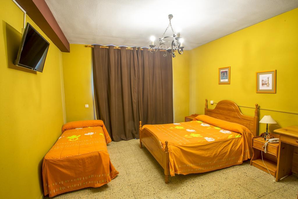 La Casona Del Pinar Albergue ซาน ราฟาเอล ภายนอก รูปภาพ