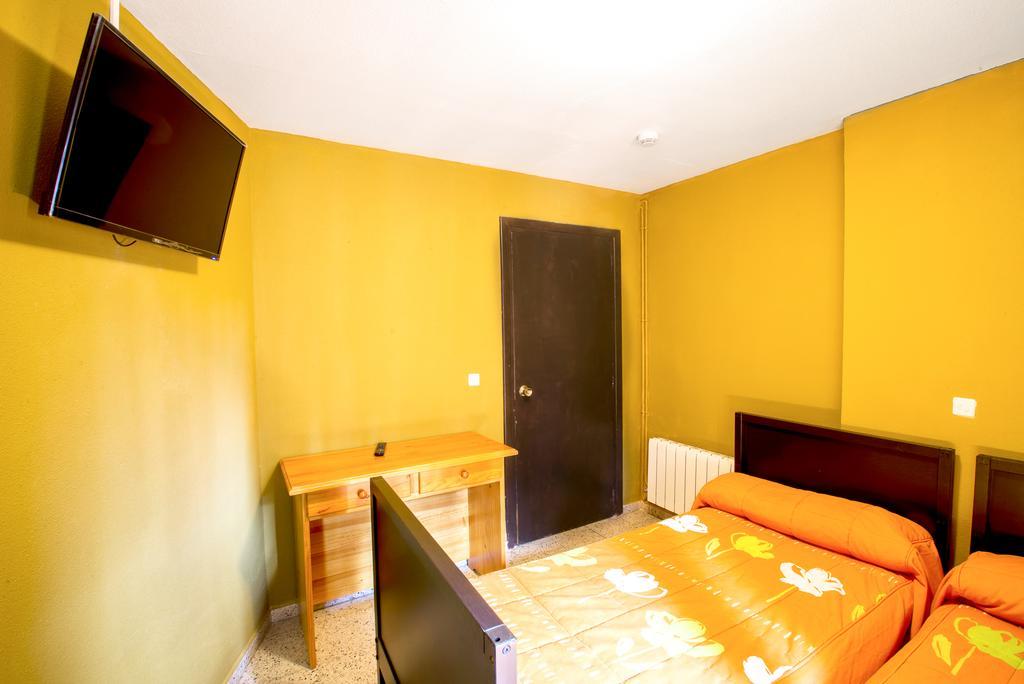 La Casona Del Pinar Albergue ซาน ราฟาเอล ภายนอก รูปภาพ